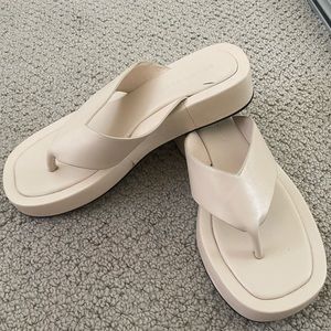 Princess Polly Tampa cream sandals